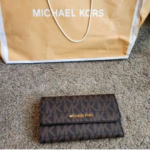 Michael kors wallet